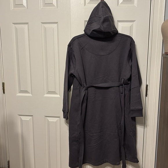 Black Hooded Robe - Picture 6 of 13